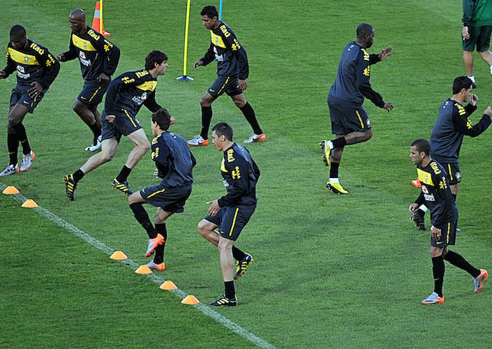 Brazil_football_team_training