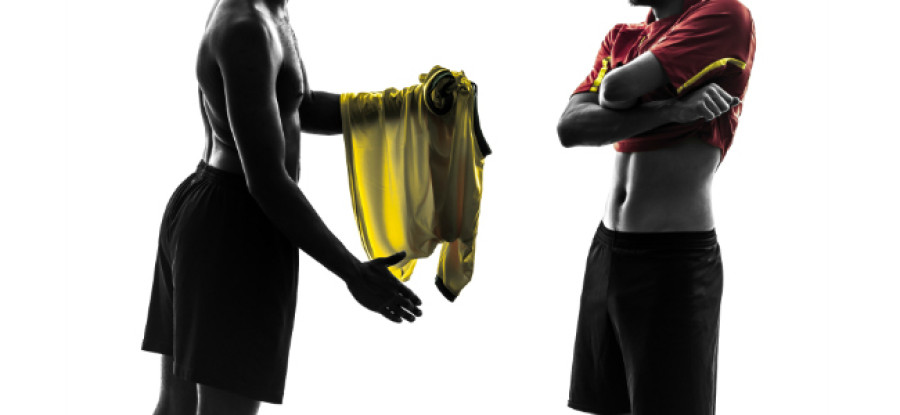 Footballers_Exchanging_Shirts