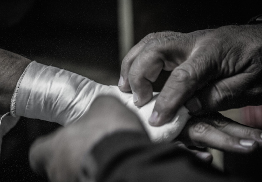 Generic_Boxers_Hands_Being_Wrapped