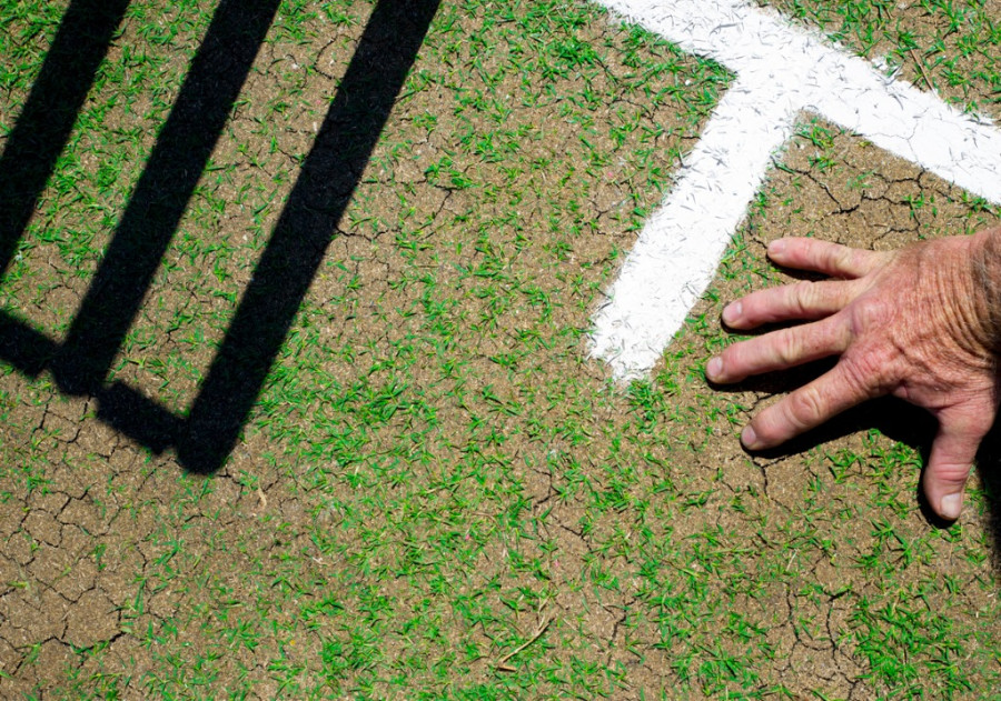 India’s Sticky Wicket: What Are The Rules On The Quality of Test Match Cricket Pitches?